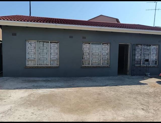 3 BEDROOM HOUSE FOR SALE IN PALMVIEW